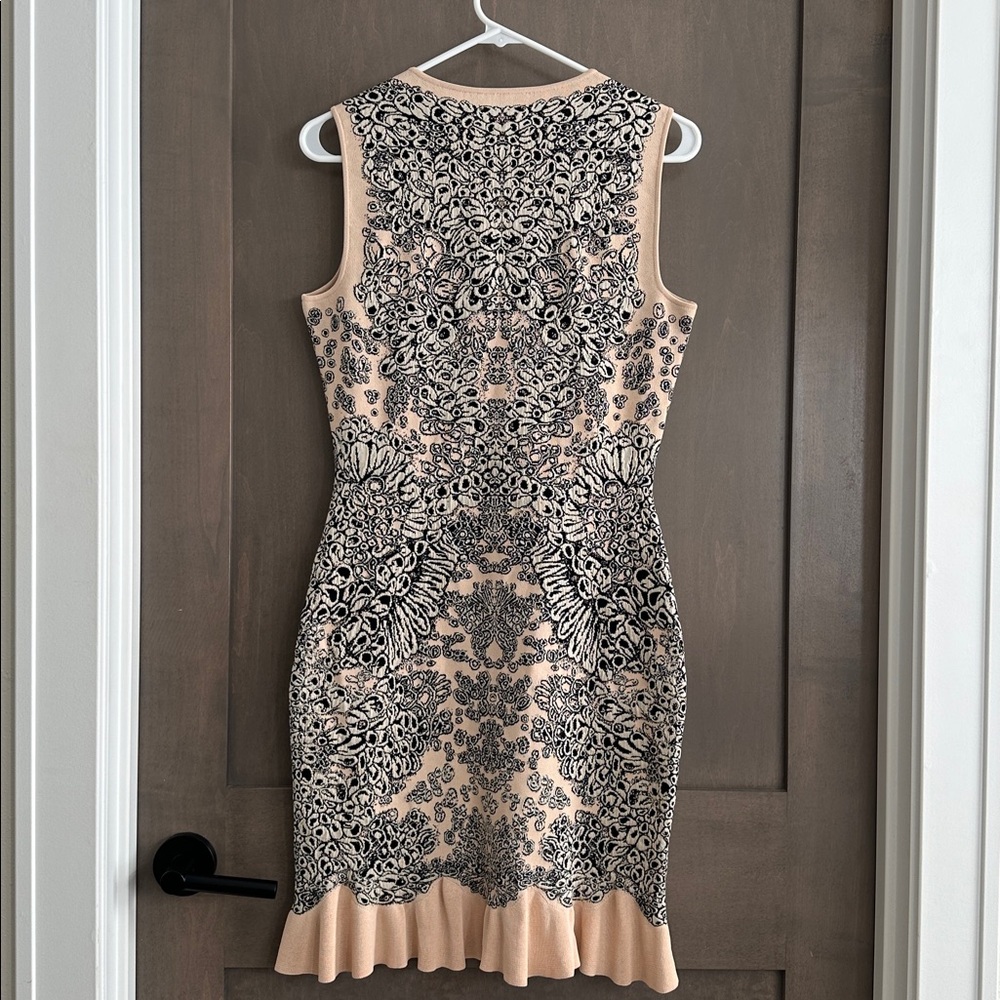 Alexander McQueen Sleeveless Blush Black Motif Jacquard Knit Dress Size L - Picture 5 of 16